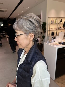 ステア ケース(stair case) 白髪残し ハイライト ローライト マダム系 70代