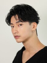 フィフス(fifth)&nbsp;韓国風センターパートカットフェザーパーマビジネスヘア黒髪30代