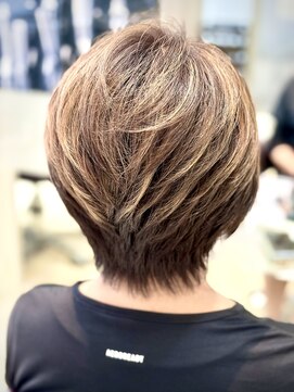 バルバオ サロンドベレーザ 大須(BALBAO salon de belleza) 白髪ぼかしハイライト