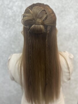 ラビス(Lovis) 大人ガーリー/似合わせカット/ミディアムレイヤー