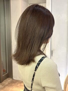 ウェイズ トウキョウ(Ways TOKYO) ニュアンスレイヤー×褒められ率100%な“オリーブベージュカラー