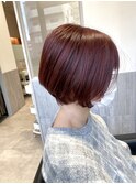 カシスピンクカラーと丸みショートボブ