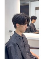 オン(on.)&nbsp;刈り上げなくてもおさまるセンターパート