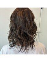 ヘアールーム(Hair Room) 透明感アッシュ ウェーブヘア