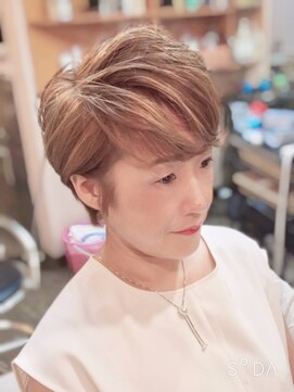 ヘア ファミーユ(hair famille f) ボリュームアップショート