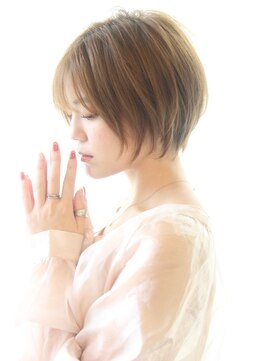 レウナ 外苑前(Reuna) 20代30代40代大人可愛いひし形ショートボブ　小顔ショート