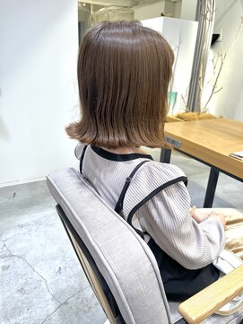 ルイス 宝塚(Luis) 王道切りっぱなしスタイル/ベージュカラー♪