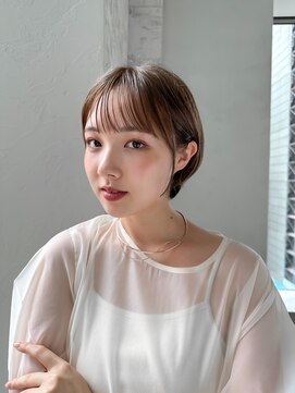 ジョエミバイアンアミ(joemi by Un ami) 【joemi】斜めバンググレージュカラーシルキーベージュ(小倉太郎