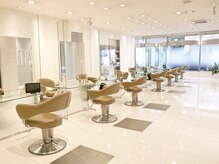 アース  モード 勝田台店(EARTH Mode)の雰囲気（広々とした店内で皆様のご来店を心よりお待ちしております☆）