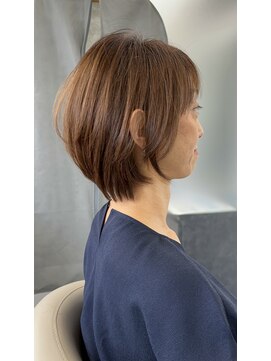 ジエクト アイロ(The Ect ilo) 大人ショート アッシュベージュ