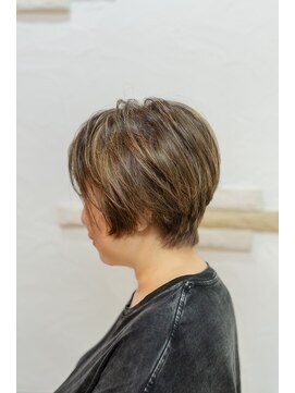 アズヘアー(A-Z Hair) ショートボブ×グレイカラー×メッシュ