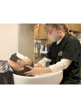 ≪アロマヘッドスパ高評価≫アロマを9種類から選び香りとマッサージで癒しの時間を♪髪と頭皮のケアも◎