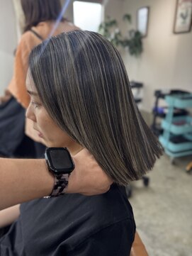 コヨーテ(coyote) ハイライト バレイヤージュ 外国人風カラー 大人ボブ