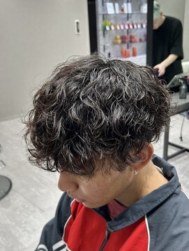 グロップ 町田(GLOP) 大人っぽさを引き出す波巻きパーマ/メンズパーマ