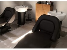 アルブル ヘアー デザイン(arbre hair design)の雰囲気（完全フルフラットになるシャンプー椅子♪スパメニューも充実☆）