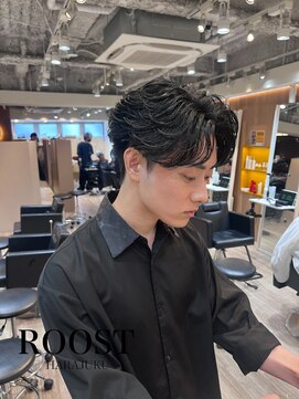 ルースト 原宿店(ROOST) 原宿/刈り上げセンターパート/波巻きツイストスパイラル