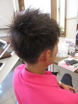 コアフィールフィス(COIFFURE fils) 刈り上げスパイキー