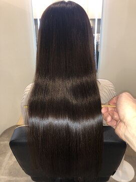 アールサロン アオヤマ(Rr SALON AOYAMA) プラチナミネコラストレート