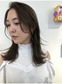 ミルクティーベージュ_韓国_外ハネ_耳かけ_ミディアム