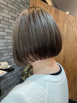 ビビオットヘアー(BiBiotto hair)の写真/【赤みの無いクリアな発色!】話題の"イルミナカラー"で、季節やトレンドに合わせたカラーをご提案します!