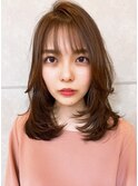 鎖骨下が可愛いレイヤースタイル