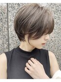 大人グレージュショートボブ