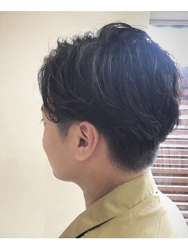 スリー(...three) センター分けニュアンスパーマ