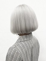 ココ 本八幡(KOKO)&nbsp;黒髪クラゲヘアーオリーブグレー小顔ココアベージュ丸型卵型ボブ