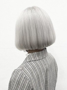 ココ 本八幡(KOKO) 黒髪クラゲヘアーオリーブグレー小顔ココアベージュ丸型卵型ボブ