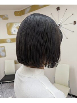 サロンドニケ お手入れ簡単パッツンボブ