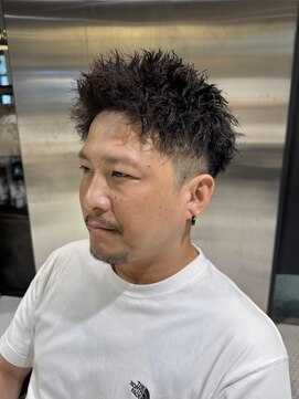 フランクスバーバーザスタンド(Frank’s barber the stand) スペインカール/スパイキーショート/フェザーパーマ/飯田橋E