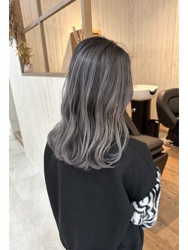 ワク 岡崎店(waku) バレイヤージュ/ホワイト