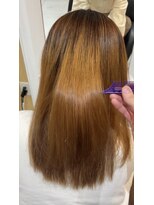 ブロッシー(blossy.)&nbsp;複雑履歴でも可！？縮毛矯正でサラサラヘアー！10代20代30代