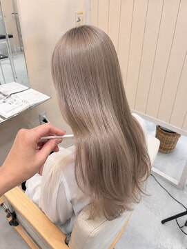 レヴァ(LEVA) ハイトーンでも艶のある髪質改善TR