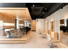 メイキー 本厚木(MA-IKI)の雰囲気（余白を大切にしたデザイン《髪質改善/ベリーショート/ショート》）