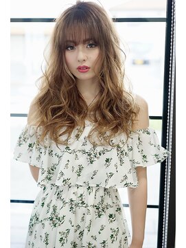 ファムエリア(FEMME AREA) うざバング　小悪魔感　ふわふわロング