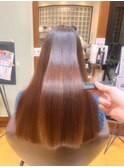 ハイライトの艶髪ストレート