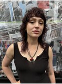 グランジ感を漂わすおしゃれ女子ウルフヘア
