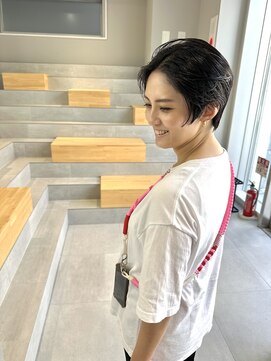 カケル(×.) ハンサムショート/暗染め/ダークトーン