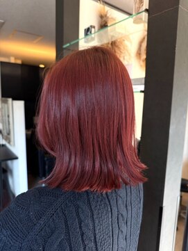 ローレン(LOREM) カシスレッド/ボルドー/くびれヘア/外ハネミディ/大人可愛い