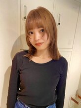 リアン(Lien) フェイスレイヤー　ミルクティーベージュ　小顔カット/山根優