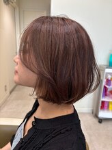 “白髪を隠す”から“魅せる”へ。今っぽいオシャレ白髪ぼかし [茅ヶ崎駅] 