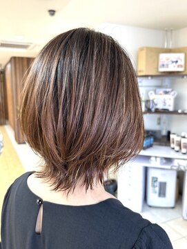 クオリス 上板橋店(QUALIS) 20代30代小顔レイヤーボブ◎透明感アッシュ×外ハネくびれ