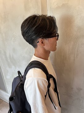 リリアーナ(LILIANA) センターパート　メンズハイライト　ブリーチ