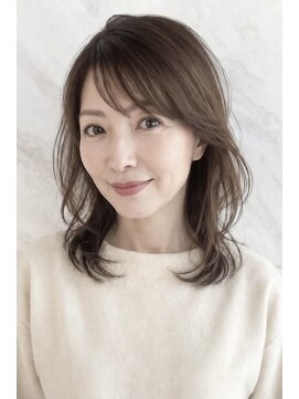 ハクア(HAKUA) 【脱白髪染め】艶感ミディで白髪のストレスから解放！