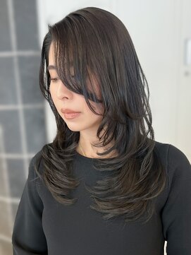 リアン 本厚木(LIAN) レイヤーカットハッシュカットミディアムレイヤー顔周りカット