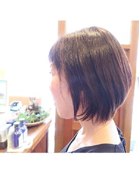 ヘアーリゾートカタカタ Hair Resort kata‐kata 前下がりグラボブ