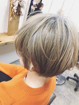 ファム 札幌大通(fam) 【fam】エアリー質感の丸みショートボブ　大人耳掛け×小顔見せ