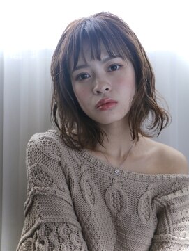 ベルタ バイ アルテフィーチェ(belta by artefice) 大人ガーリー　ウェーブ切りっぱなしロブ#くすみベージュ