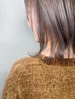 ニュートライズ(NEUTRIZE) ミディアム/外ハネ/グレージュ